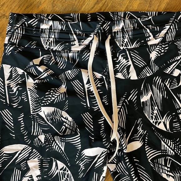 The Upside Japanese Forest Dance Leggings - Picture 5 of 6